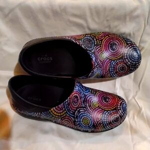 Sz7 us  ladies   croc shoes multi color